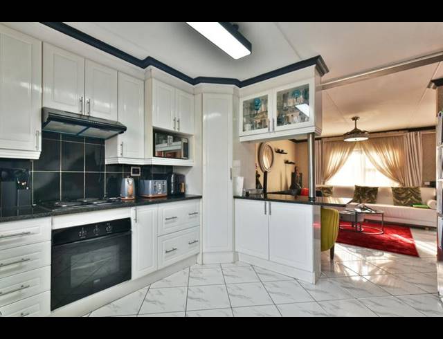 3 BEDROOM CLUSTER FOR SALE IN NEWMARKET